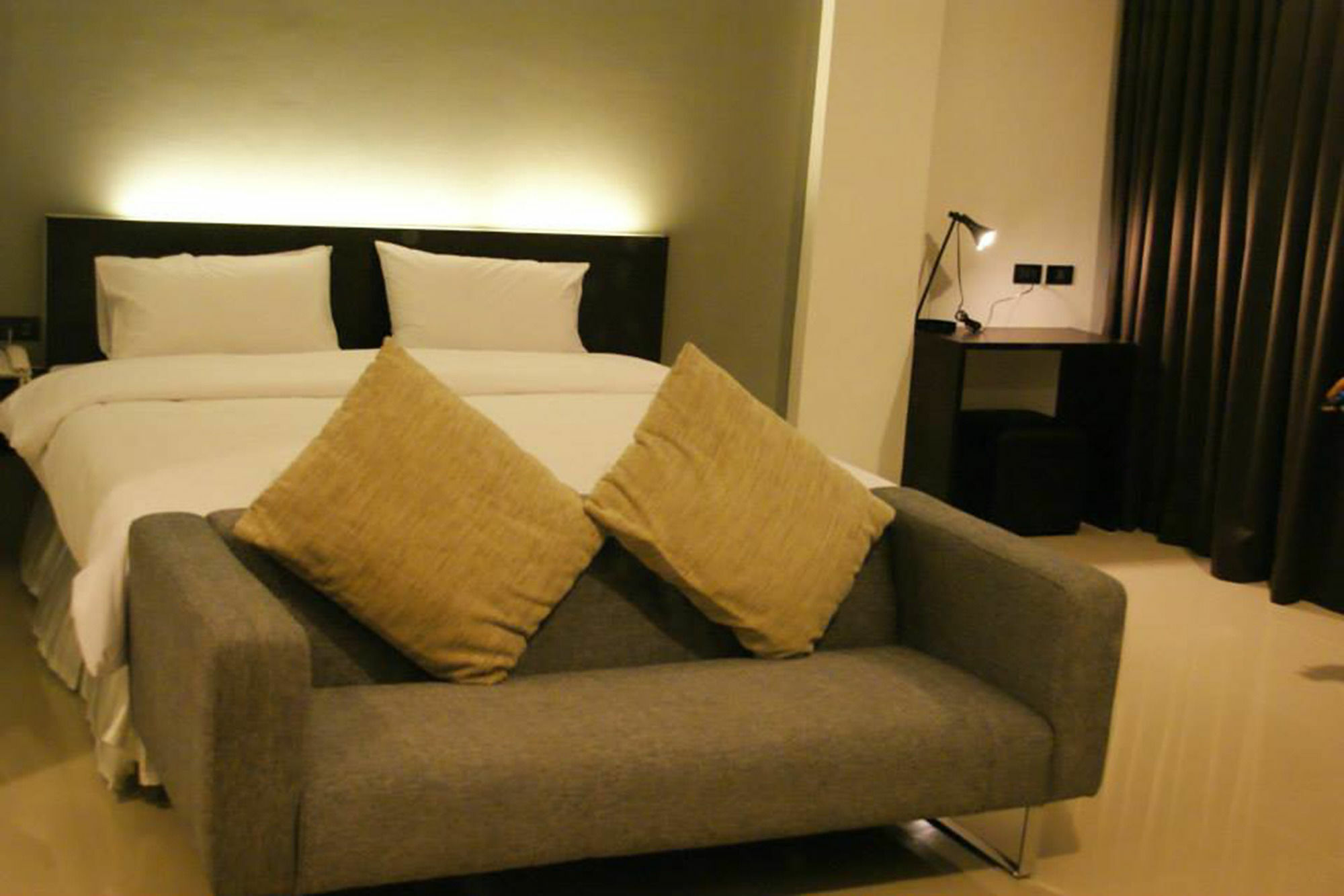 Izen Budget Hotel & Residence Rayong Dış mekan fotoğraf