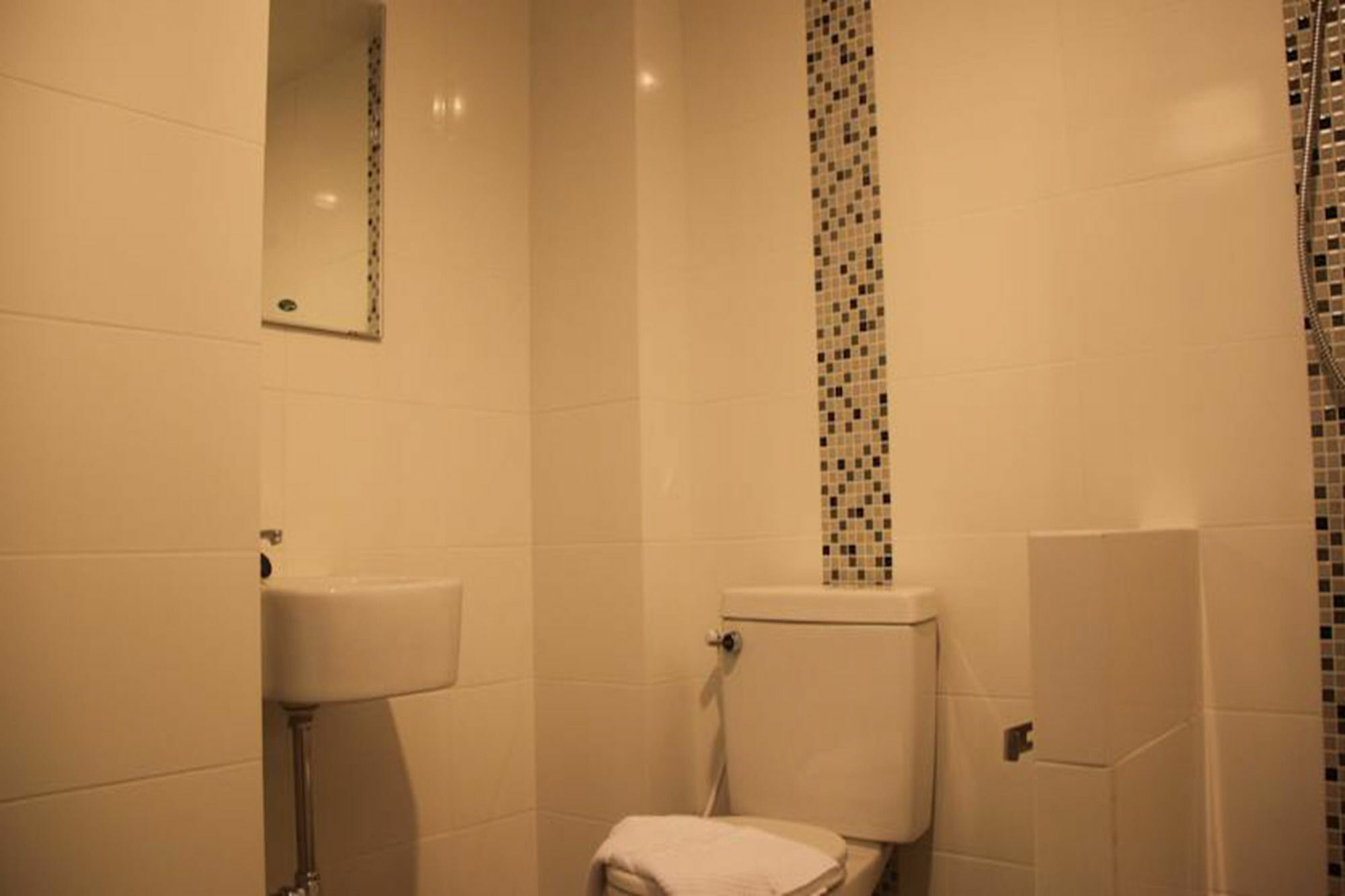 Izen Budget Hotel & Residence Rayong Dış mekan fotoğraf